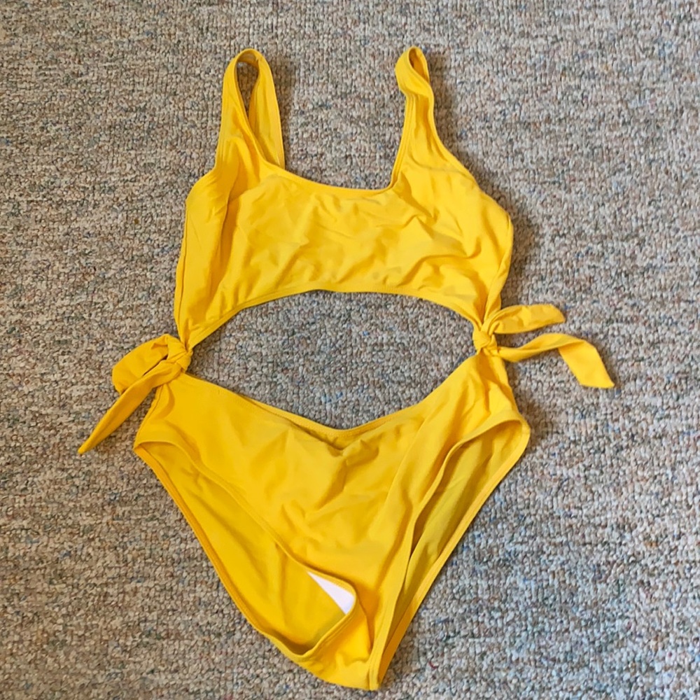 ZAFUL yellow one piece bathing suit